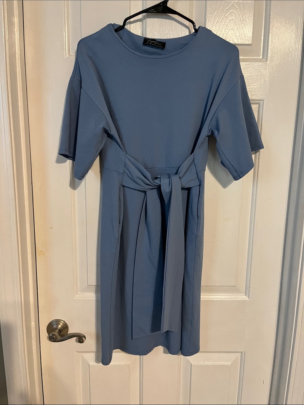 Relaxed Tie-Waist Midi Dress in Dusty Blue